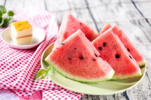 夏日吃瓜的季节,瓜果飘香——畅享清凉夏日美味之旅