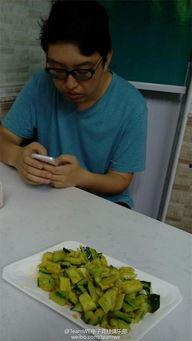 重庆吃瓜阿姨视频,揭秘麻辣美食背后的故事