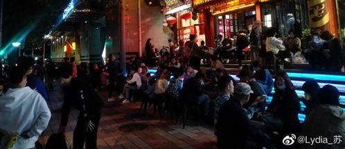 吃瓜长沙花魁排队,排队盛况空前，食客争相打卡